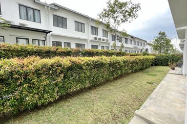 (GATED GUARDED) 2 Storey Aster Type, Diamond City, Semenyih