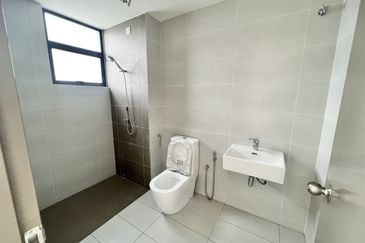 (GATED GUARDED) 2 Storey Aster Type, Diamond City, Semenyih