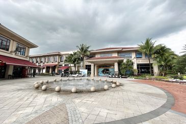 (GATED GUARDED) 2 Storey Aster Type, Diamond City, Semenyih