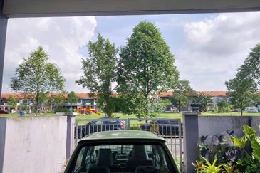 (OPEN FACING) End Lot Double Storey Taman Scientex Senai, Johor