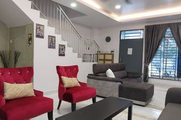 (OPEN FACING) End Lot Double Storey Taman Scientex Senai, Johor