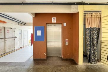 (GATED GUARDED) Camellia Court Apartment, Taman Impian Putra, Kajang 