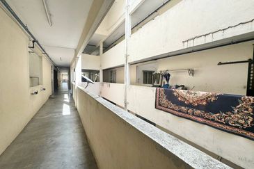 (GATED GUARDED) Camellia Court Apartment, Taman Impian Putra, Kajang 