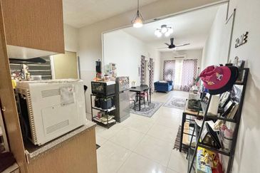 (GATED GUARDED) Camellia Court Apartment, Taman Impian Putra, Kajang 