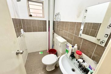 (GATED GUARDED) Camellia Court Apartment, Taman Impian Putra, Kajang 