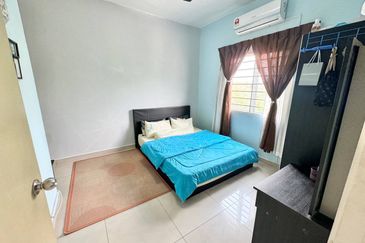 (GATED GUARDED) Camellia Court Apartment, Taman Impian Putra, Kajang 