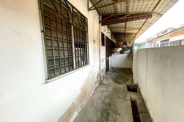 (CORNER LOT) Single Storey Taman Rambai Indah, Jenjarom