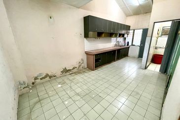 (CORNER LOT) Single Storey Taman Rambai Indah, Jenjarom