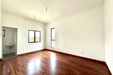 (CORNER LOT) 2 Storey Terrace Viola Alam Impian, Shah Alam