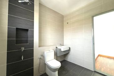 (CORNER LOT) 2 Storey Terrace Viola Alam Impian, Shah Alam