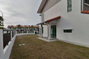 (CORNER LOT) 2 Storey Terrace Viola Alam Impian, Shah Alam