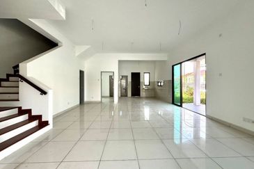 (CORNER LOT) 2 Storey Terrace Viola Alam Impian, Shah Alam