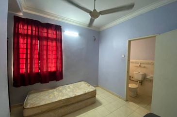 (FULLY FURNISHED) Renovated 2 Storey Semi-D Lorong Azzaharah, Puncak Alam