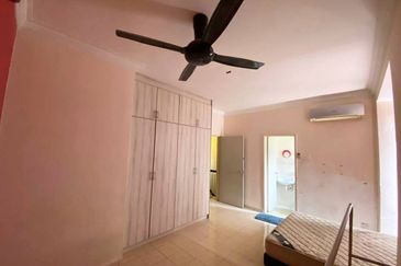 (FULLY FURNISHED) Renovated 2 Storey Semi-D Lorong Azzaharah, Puncak Alam