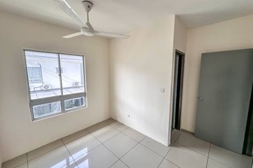 (WELL KEPT UNIT) 2 Storey Irama Perdana LBS Alam Perdana, Puncak Alam 