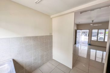 (WELL KEPT UNIT) 2 Storey Irama Perdana LBS Alam Perdana, Puncak Alam 