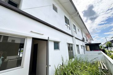 (WELL KEPT UNIT) 2 Storey Irama Perdana LBS Alam Perdana, Puncak Alam 