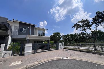 (FULLY FURNISHED) Semi Detached Double Storey Bukit Bandaraya, Seksyen U11, Shah Alam
