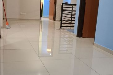 (FULLY EXTENDED) RENOVATED 2 Storey SEMI-D Cluster Taman Desiran Bayu Puchong