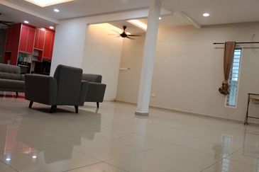 (FULLY EXTENDED) RENOVATED 2 Storey SEMI-D Cluster Taman Desiran Bayu Puchong