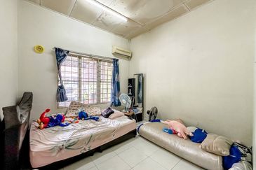 (FREEHOLD) Single Storey Terrace,  Garden Avenue, Seremban 2