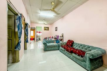 (FREEHOLD) Single Storey Terrace,  Garden Avenue, Seremban 2