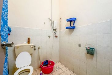 (FREEHOLD) Single Storey Terrace,  Garden Avenue, Seremban 2