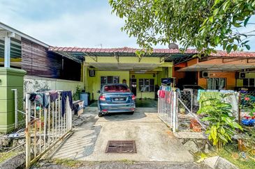 (FREEHOLD) Single Storey Terrace,  Garden Avenue, Seremban 2