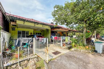 (FREEHOLD) Single Storey Terrace,  Garden Avenue, Seremban 2