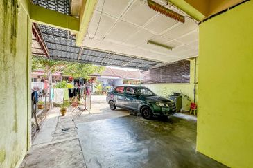 (FREEHOLD) Single Storey Terrace,  Garden Avenue, Seremban 2