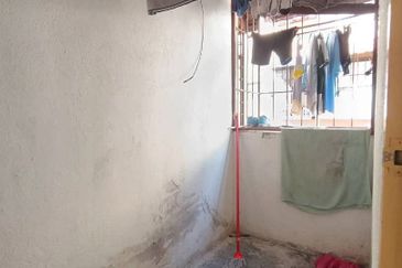 (GOOD LOCATION) Flat PKNS Seksyen 7, Shah Alam