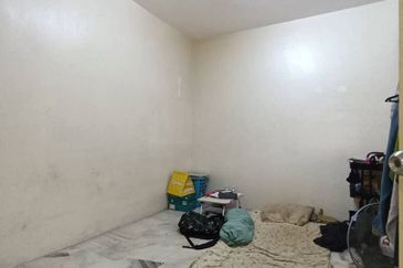 (GOOD LOCATION) Flat PKNS Seksyen 7, Shah Alam