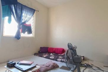 (GOOD LOCATION) Flat PKNS Seksyen 7, Shah Alam