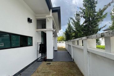 (FACING OPEN) Fully Furnished 2 Storey Endlot Cradleton @ Eco Majestic, Semenyih