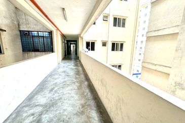 (GATED GUARDED) Kenangan View Apartment @ Taman Bukit Kenangan, Kajang