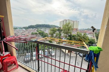 (GATED GUARDED) Kenangan View Apartment @ Taman Bukit Kenangan, Kajang
