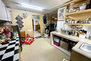 (FACING OPEN) Renovated 2 Storey Terrace Seksyen 19 Shah Alam