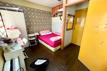 (FACING OPEN) Renovated 2 Storey Terrace Seksyen 19 Shah Alam