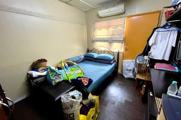 (FACING OPEN) Renovated 2 Storey Terrace Seksyen 19 Shah Alam