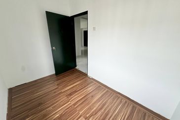 Sri Puteri (Earls Court), Ukay Perdana