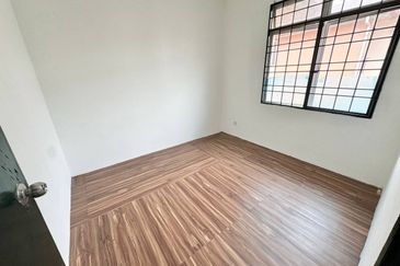 Sri Puteri (Earls Court), Ukay Perdana