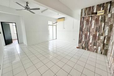 Sri Puteri (Earls Court), Ukay Perdana