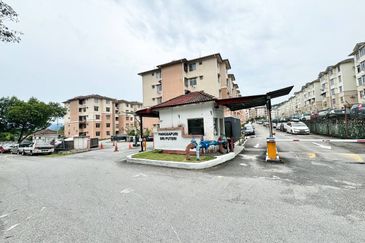 Sri Puteri (Earls Court), Ukay Perdana