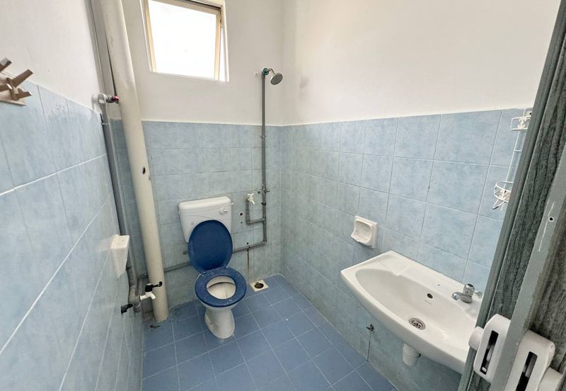 Sri Puteri (Earls Court), Ukay Perdana