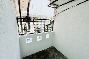 Sri Puteri (Earls Court), Ukay Perdana