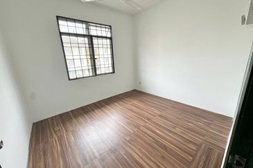 Sri Puteri (Earls Court), Ukay Perdana