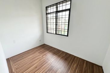 Sri Puteri (Earls Court), Ukay Perdana