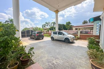 (FACING OPEN) Renovated 2.5 Storey Semi-D Taman Desa Baru 2, Koperasi Cuepacs, Cheras Selangor