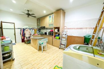 (FACING OPEN) Renovated 2.5 Storey Semi-D Taman Desa Baru 2, Koperasi Cuepacs, Cheras Selangor