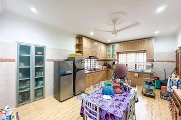 (FACING OPEN) Renovated 2.5 Storey Semi-D Taman Desa Baru 2, Koperasi Cuepacs, Cheras Selangor